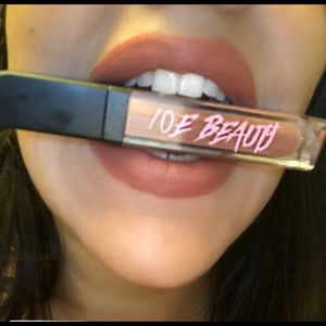 NWT Natural Matte Lipgloss Warm Nude Long Lasting